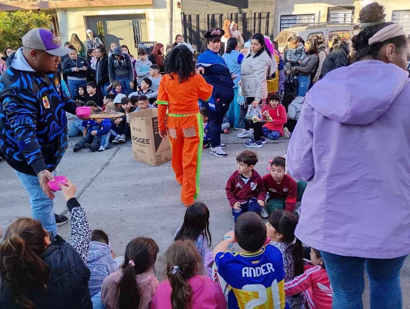Imagen de Día de la niñez: la militancia organizó festejos populares en los barrios