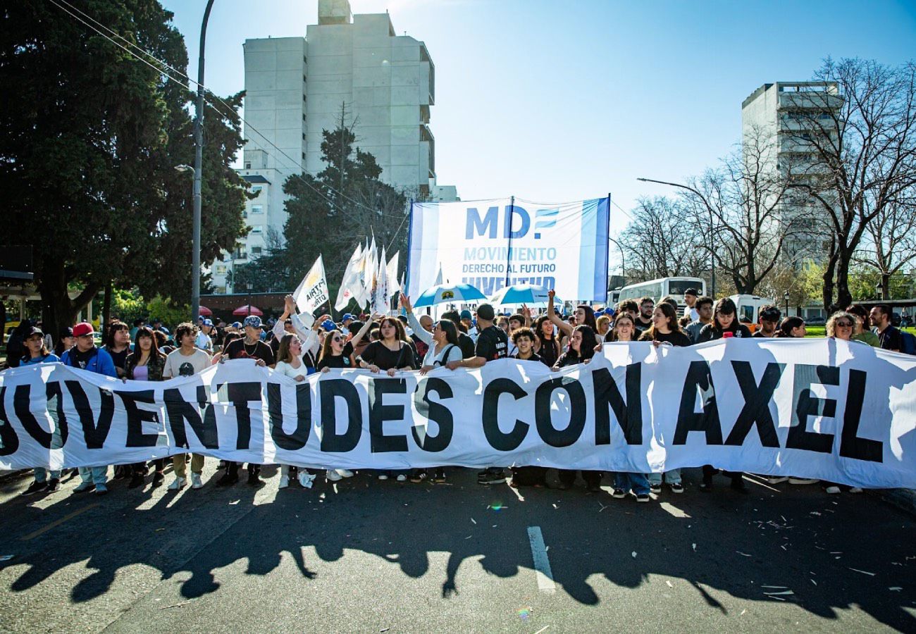 Imagen secundaria de A 49 años de La Noche de los Lápices, la juventud del MDF marchó junto a Kicillof