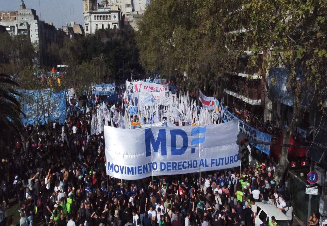 Tercer imagen de la nota El MDF participó de la masiva movilización en defensa de la educación y la salud