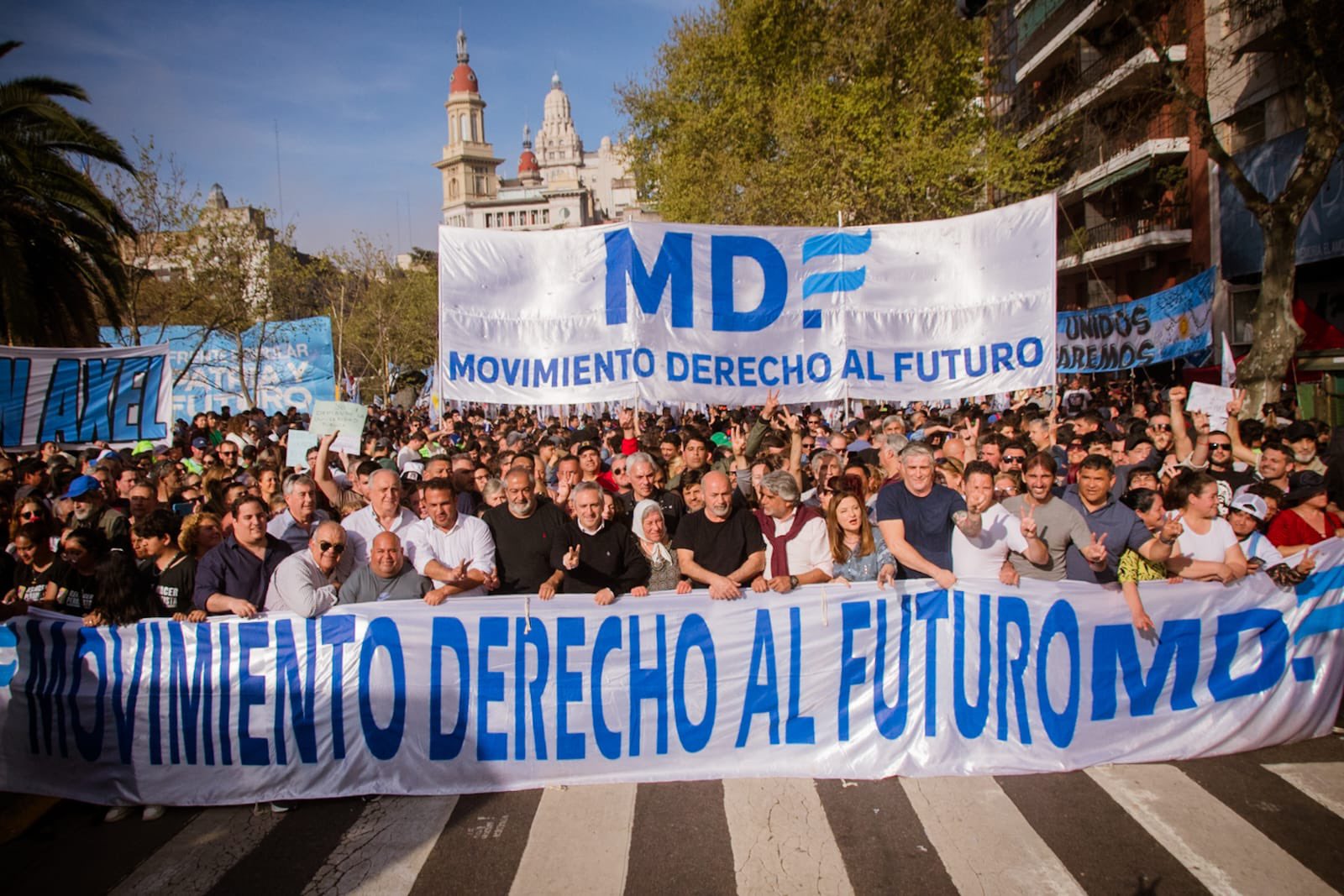 Imagen secundaria de El MDF participó de la masiva movilización en defensa de la educación y la salud